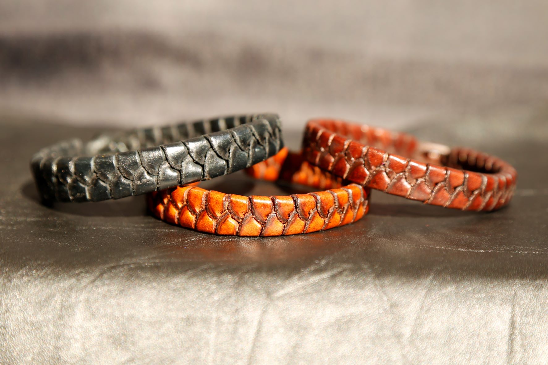 Bracelet cuir orange | Bracelets LE LACET PARISIEN® - Bracelets Le Lacet  Parisien